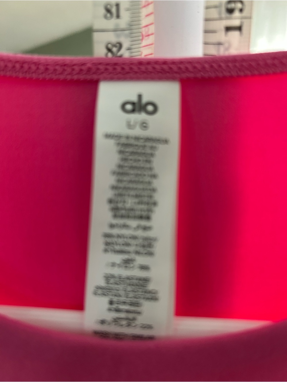 ALO Yoga Women's Hot Pink Short Sleeve Top - Picture 4 of 7